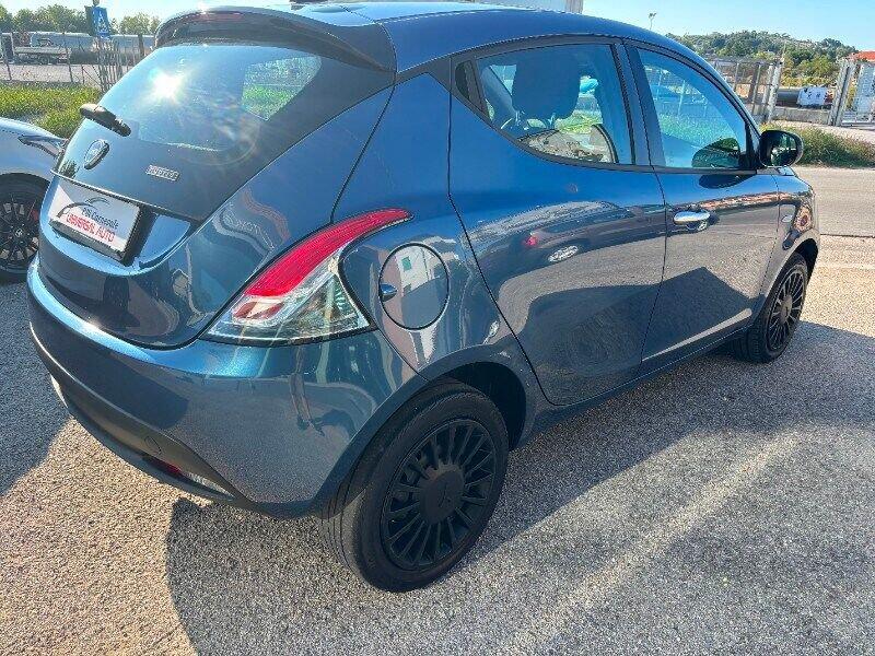 Lancia Ypsilon Ypsilon 1.0 FireFly 5 porte S&S Hybrid Silver