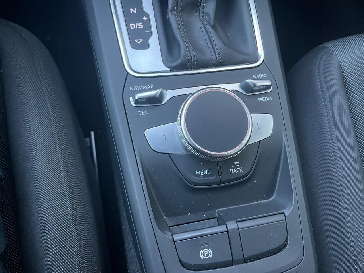 Audi Q2 30 TDI S tronic Business