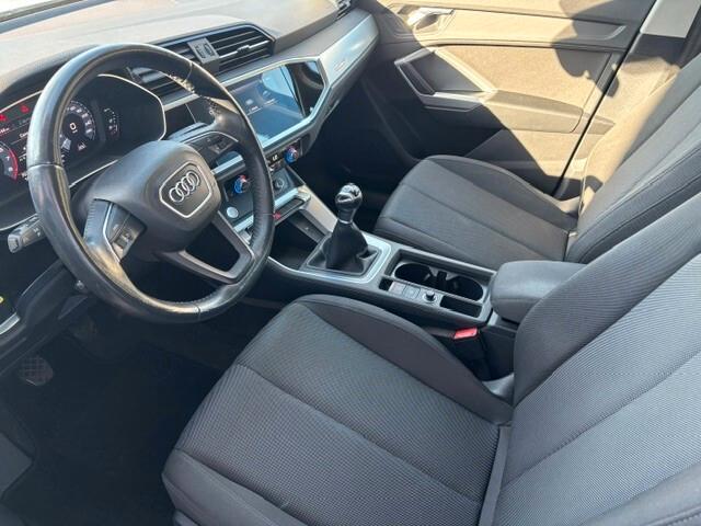 Audi Q3 35 TFSI Business