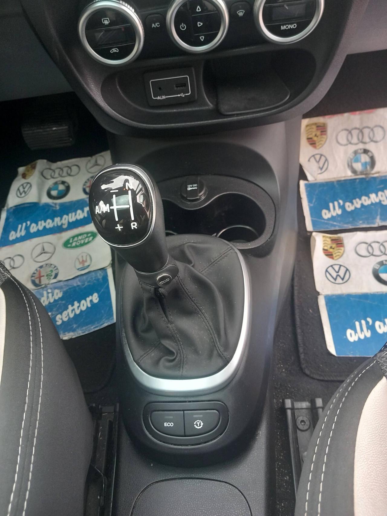 Fiat 500L 1.3 Multijet 95 CV Trekking TETTO NAVI RETROCAMERA SENSORI R 17 AUTOMATICA F 1 AL VOLANTE