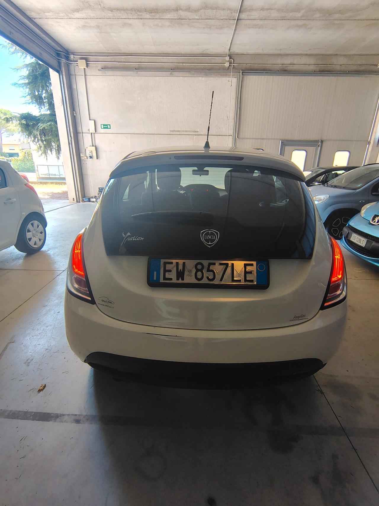 Lancia Ypsilon 1.2 69 CV 5 porte S&S Platinum