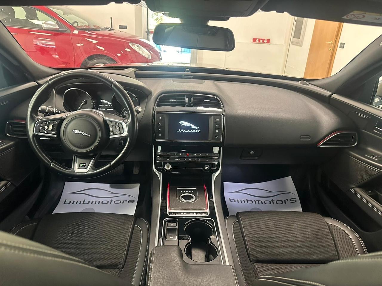 Jaguar XE 2.0 D Turbo 180CV aut. R-Sport