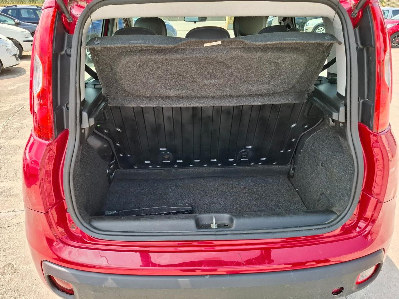 Fiat Panda 1.2 BENZINA LOUNGE - 2012