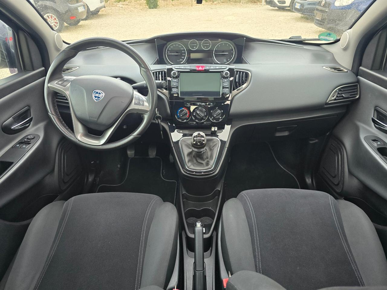Lancia Ypsilon 1.2 tettuccio panoramico