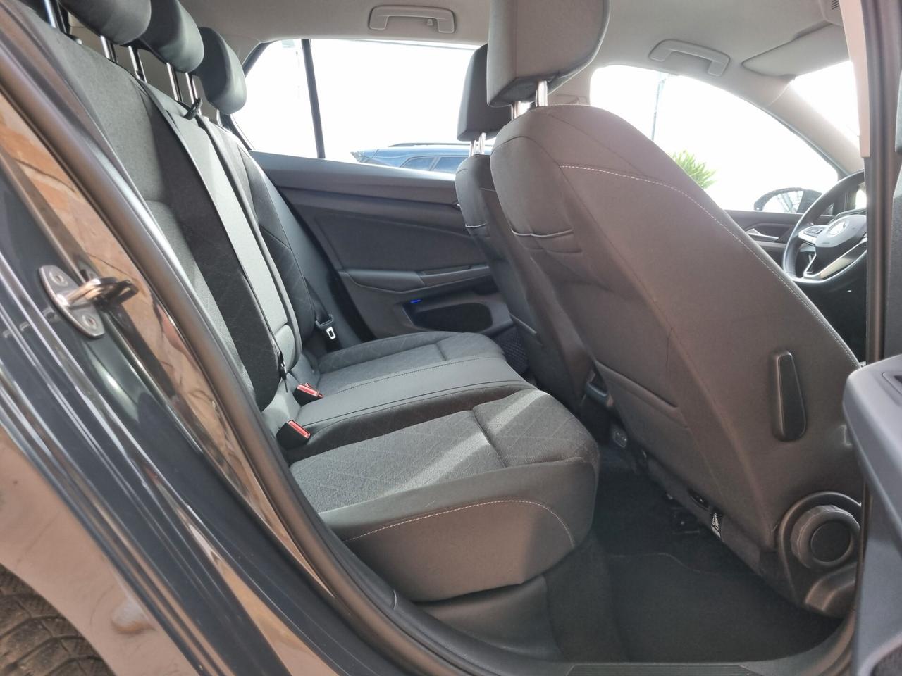 Volkswagen Golf VIII 1.0 tsi evo Life 110cv