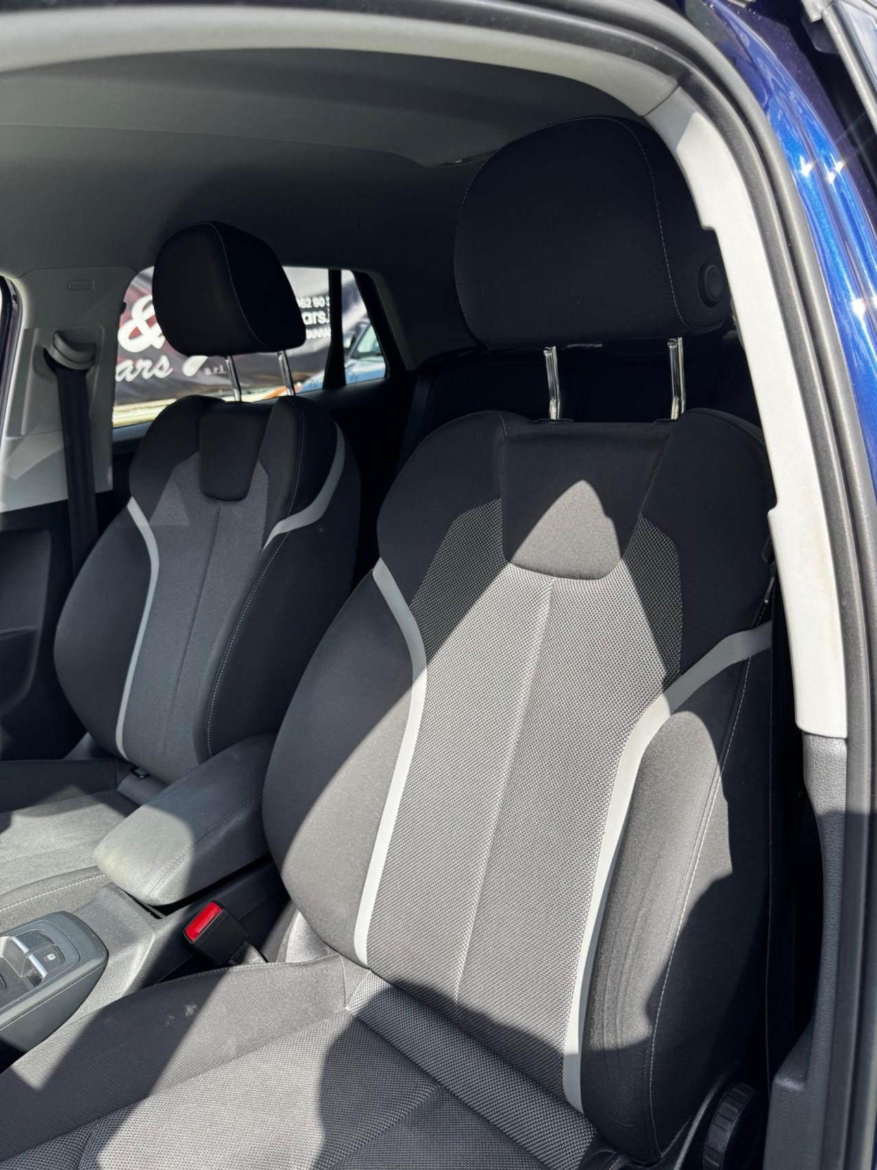 Audi Q2 30 TDI Identity Black