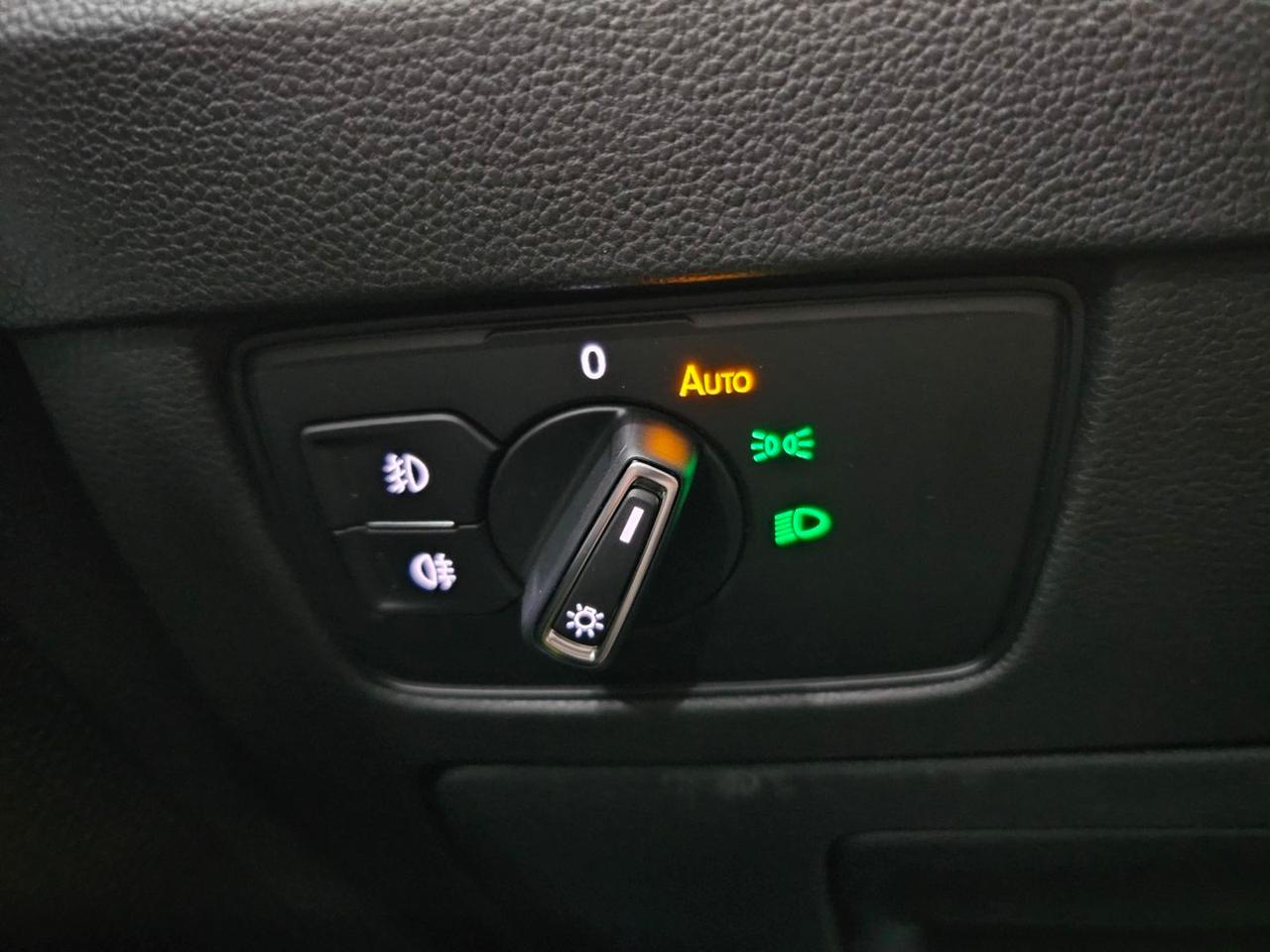 Volkswagen Passat Variant Tetto LED C.17 ACC Camera360 PDC Navi Paddles S&S