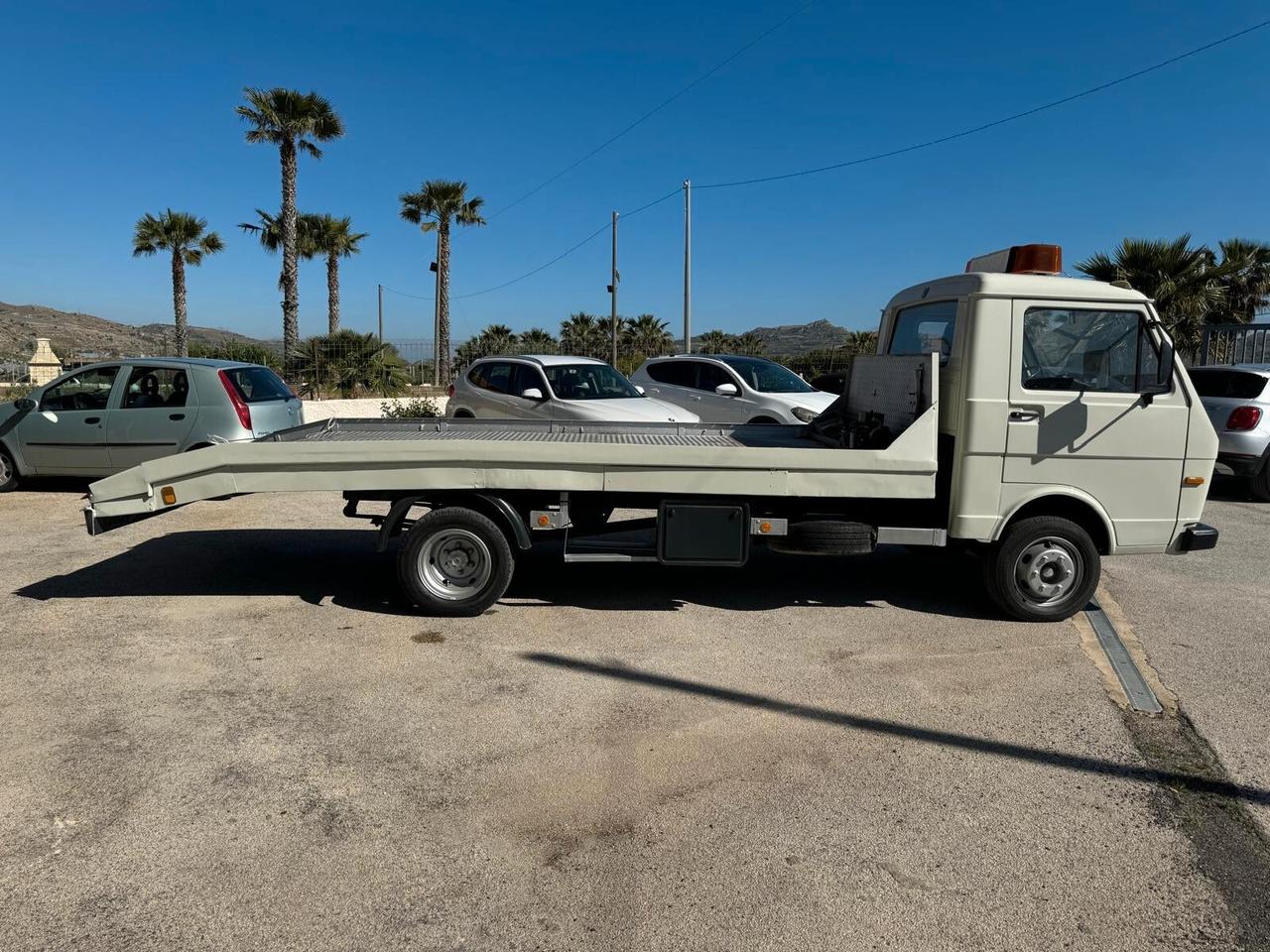 CARROATTREZZI SOCCORSO STRADALE LT 55 PATENTE B