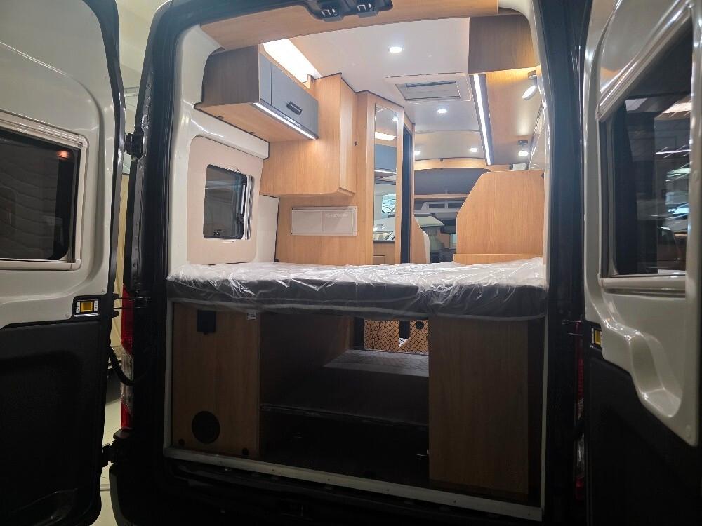 CAMPER VAN FONT VENDOME FORTY VAN 4X4