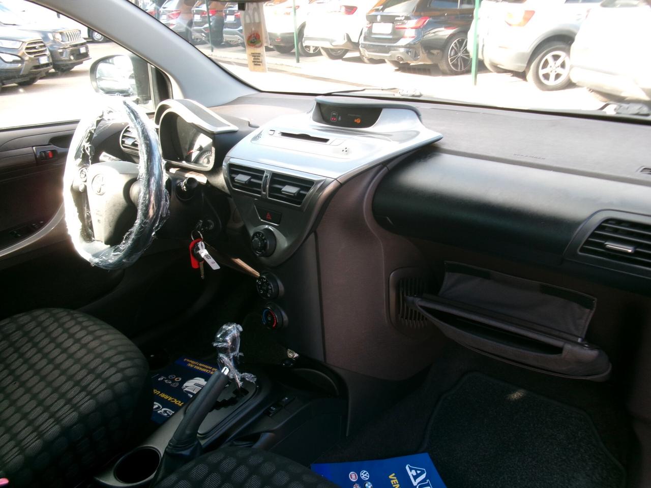 Toyota iQ 1.0 CVT MULTIDRIVE AUTOMATICA