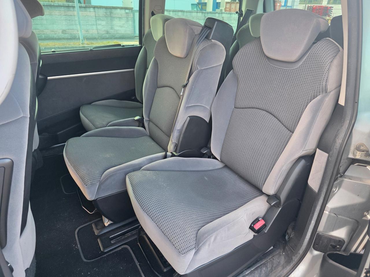 Peugeot 807 2.0 hdi 163cv con Gancio traino