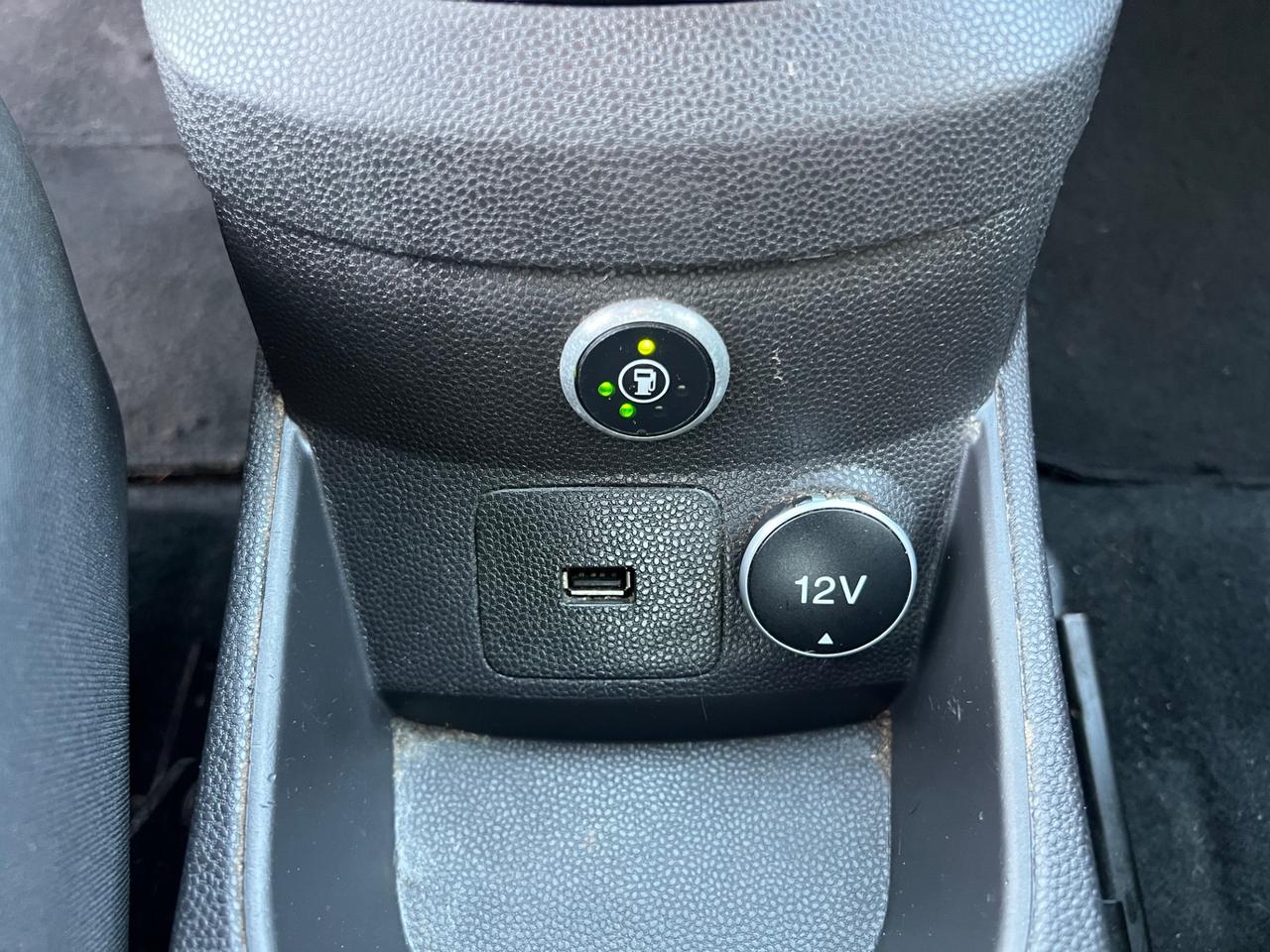 Ford Fiesta 1.4 3p. GPL Titanium NEOPATENTATI PERMUTE RATE GARANZIA