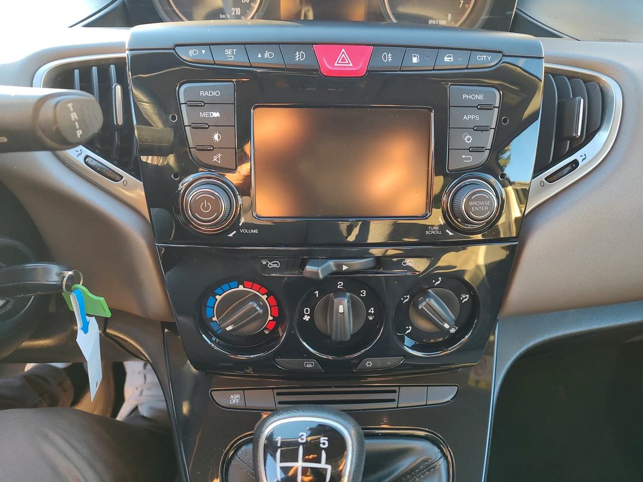 Lancia Ypsilon 1.2 , GPL, 5 PORTE ECOCHIC ELLE OK NEOPATENTATI, GARANZIA L.12 MESI