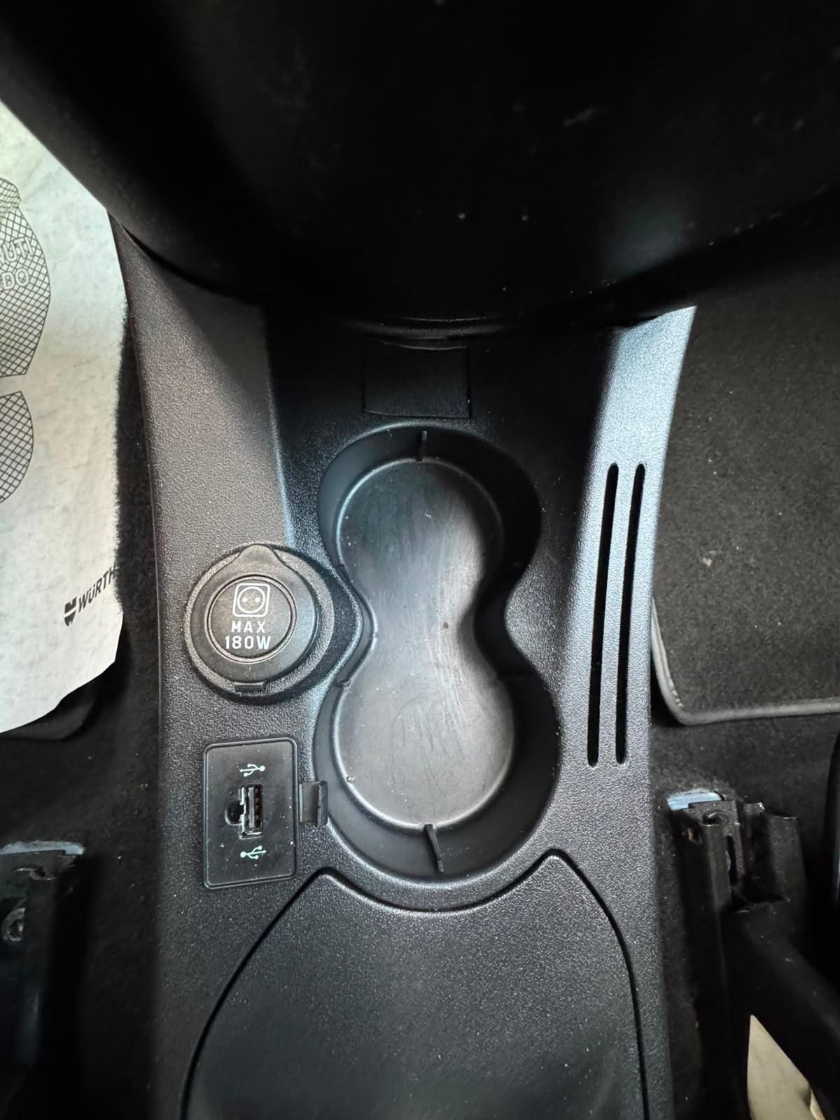 Lancia Ypsilon 1.3 MJT 75 CV MomoDesign