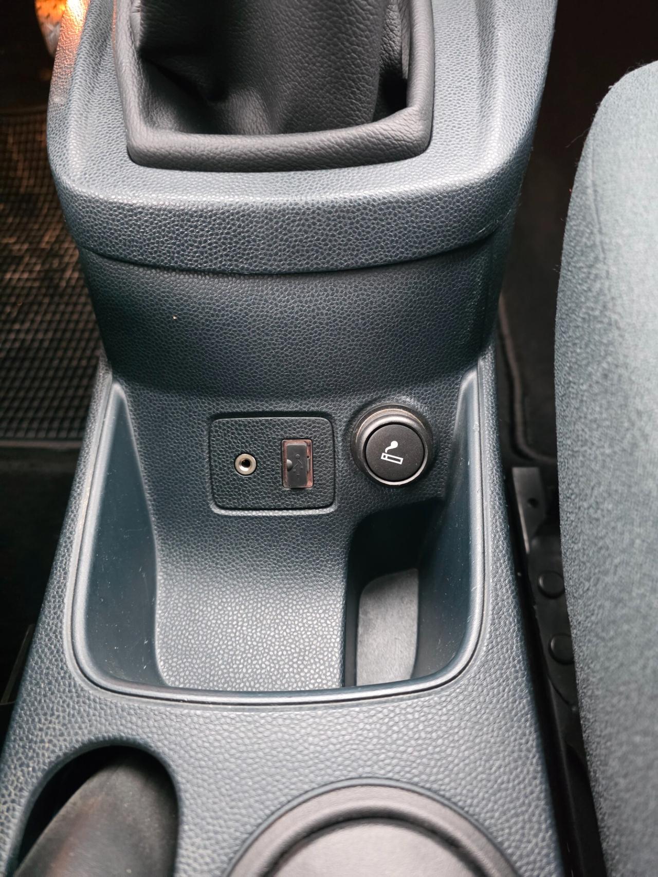 Ford Fiesta 1.4 TDCi 70CV 5 porte Titanium