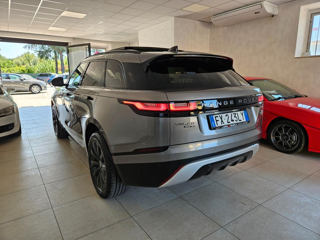 Land Rover Range Rover Velar Range Rover Velar 2.0D I4 240 CV R-Dynamic S