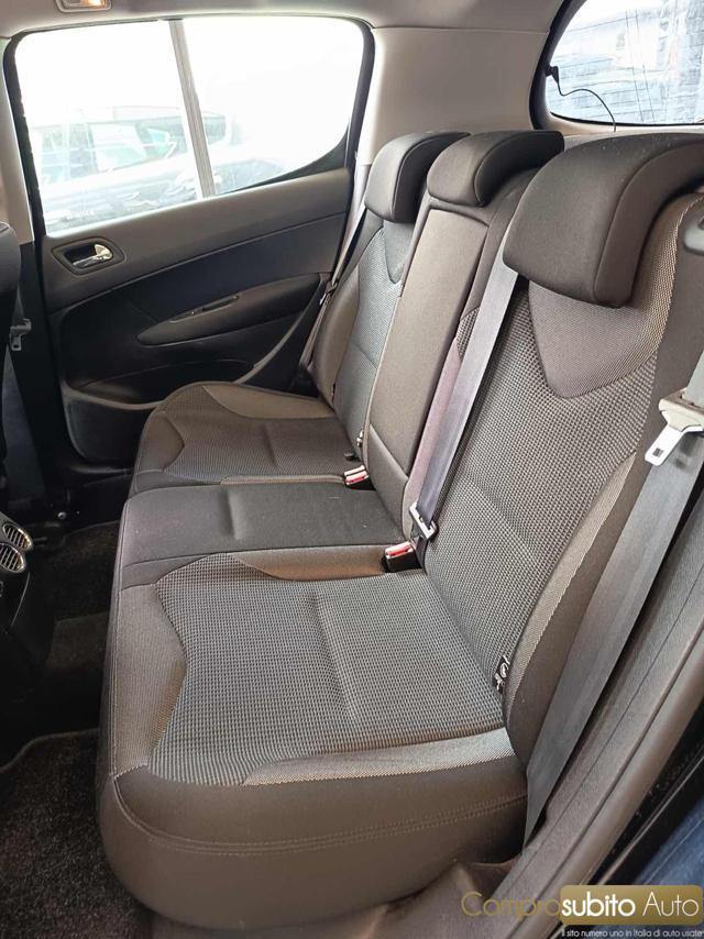 PEUGEOT 308 1.6 HDi 110CV 5p. Féline (6 Marce)