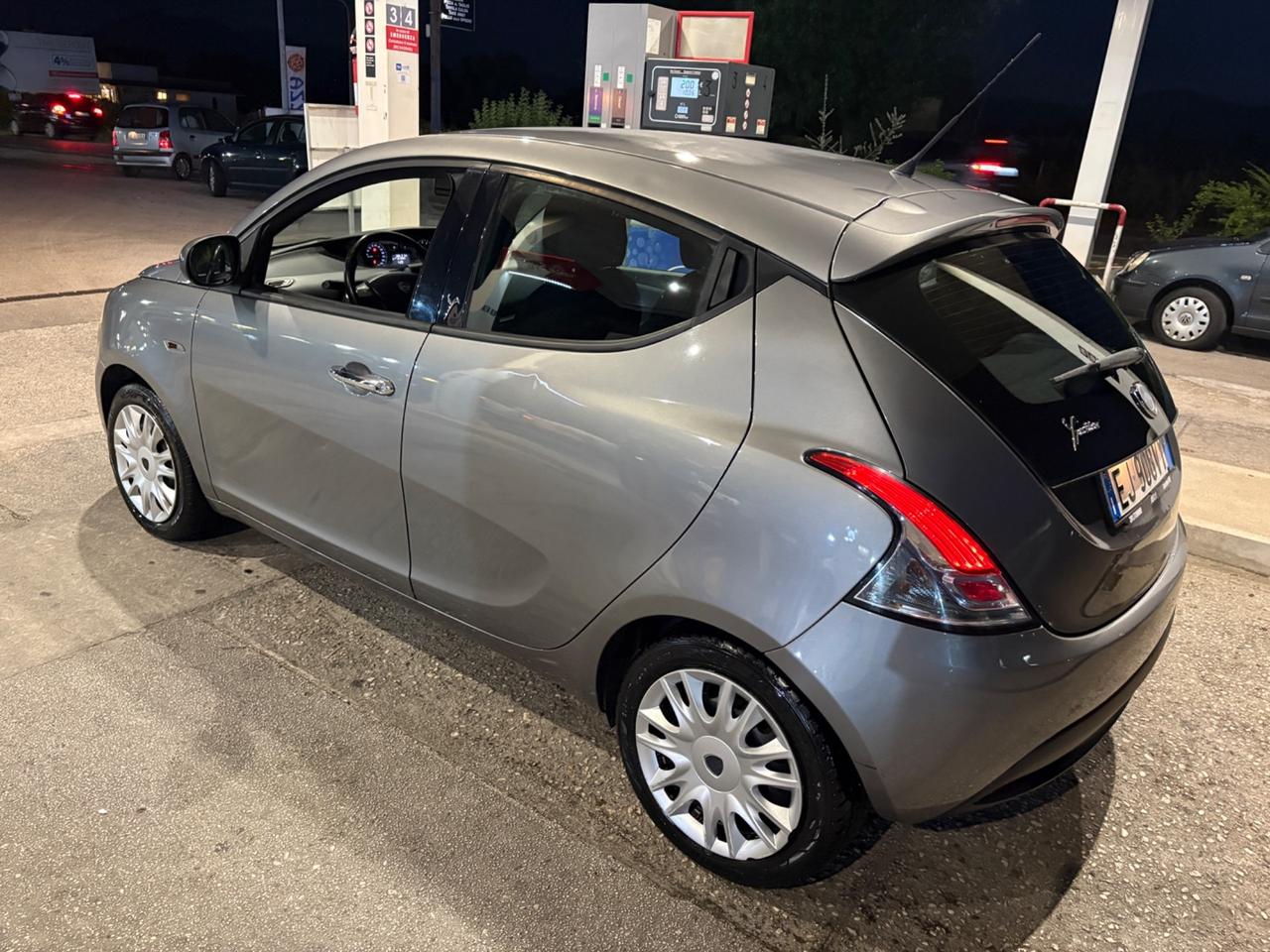 Lancia Ypsilon 1.2 69 CV BENZ/GPL*PERFETTA
