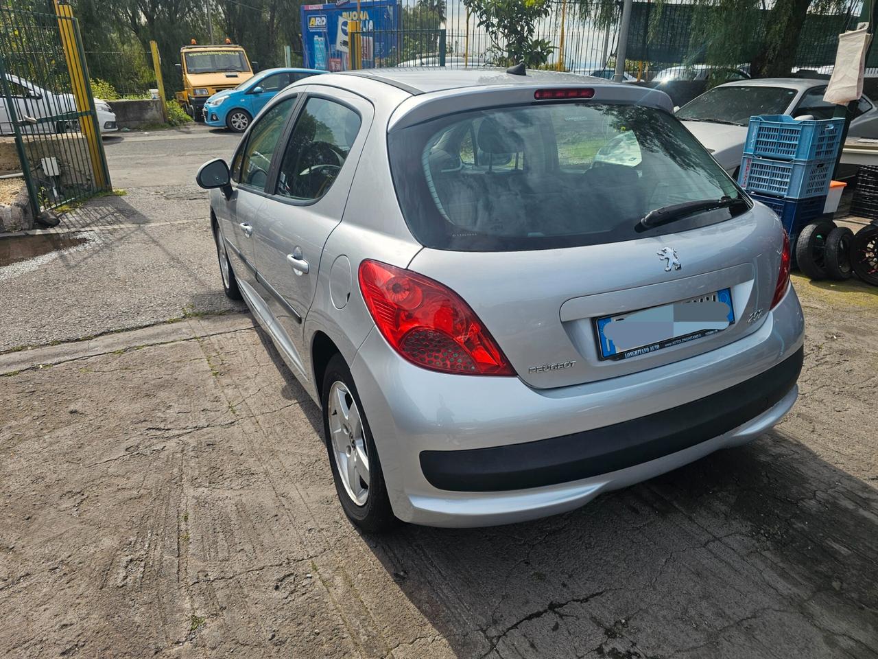 Peugeot 207 1.4 HDi 70CV 5p. ONE Line