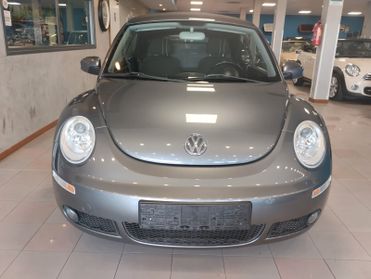 Volkswagen New Beetle 1.6 Cabrio adatta a neopatentati