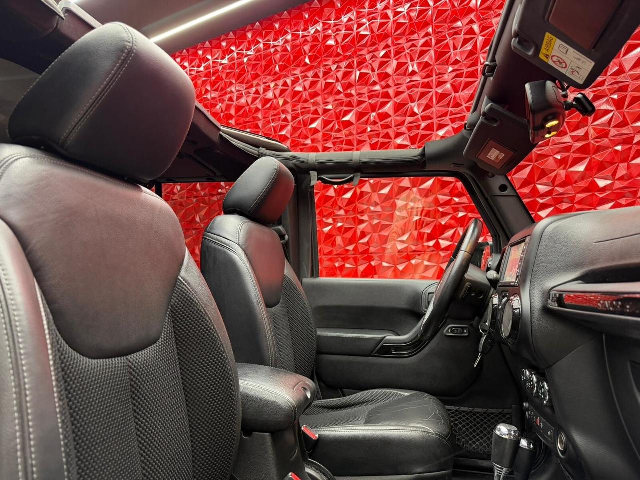 Jeep Wrangler Unlimited 2.8 CRD DPF Sahara Auto Night Eagle