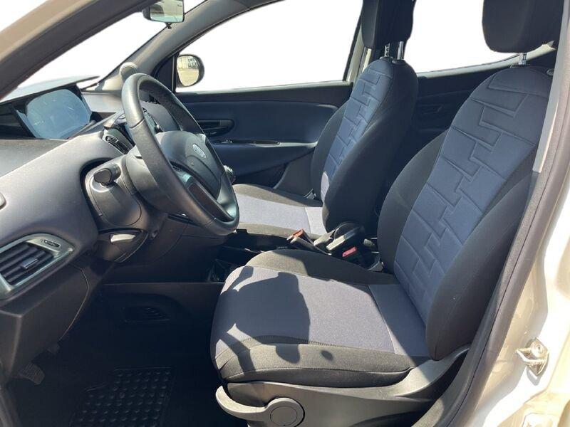 Lancia Ypsilon NUOVA My24 402 Platino 1.0