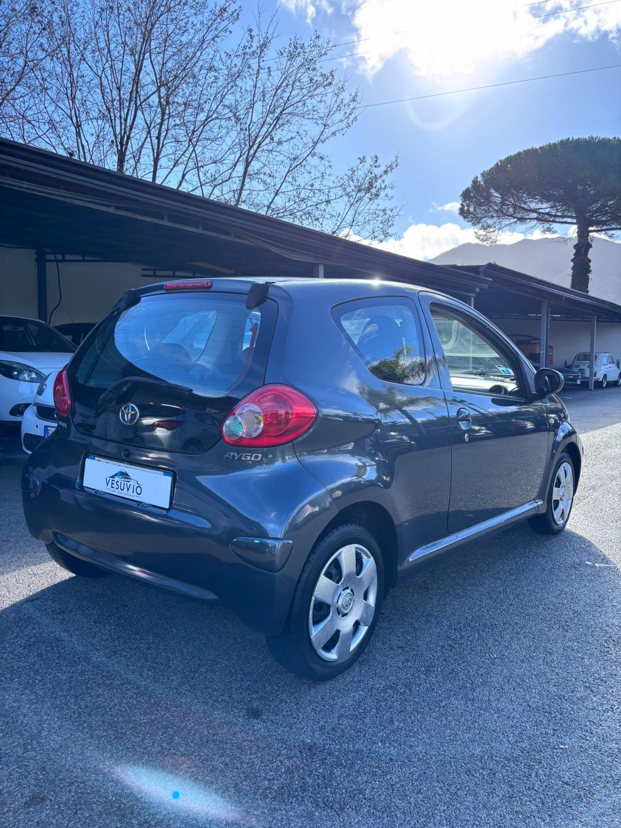 Toyota Aygo 1.0 12V VVT-i 5 porte Sol