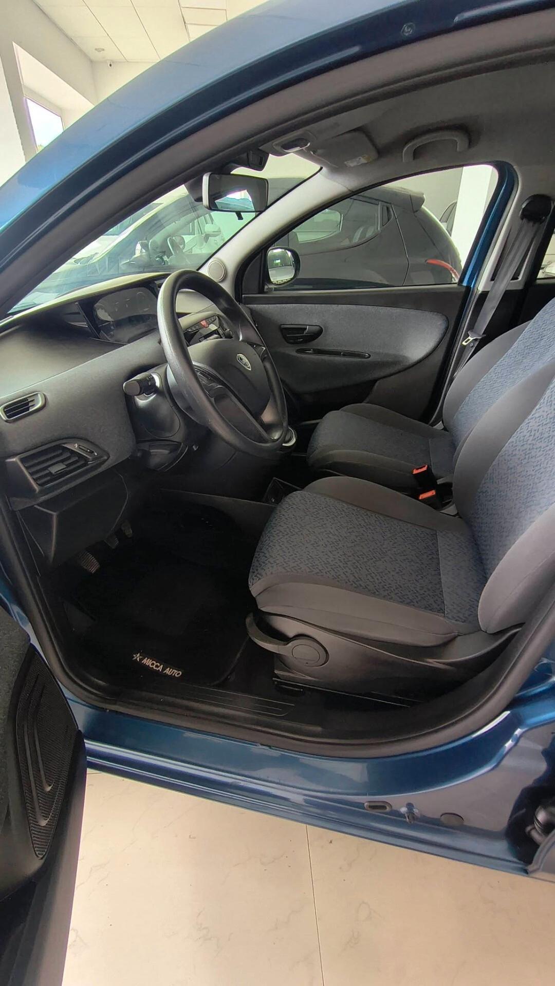 Lancia Ypsilon 1.0 FireFly 5 porte S&S Hybrid Silver Plus
