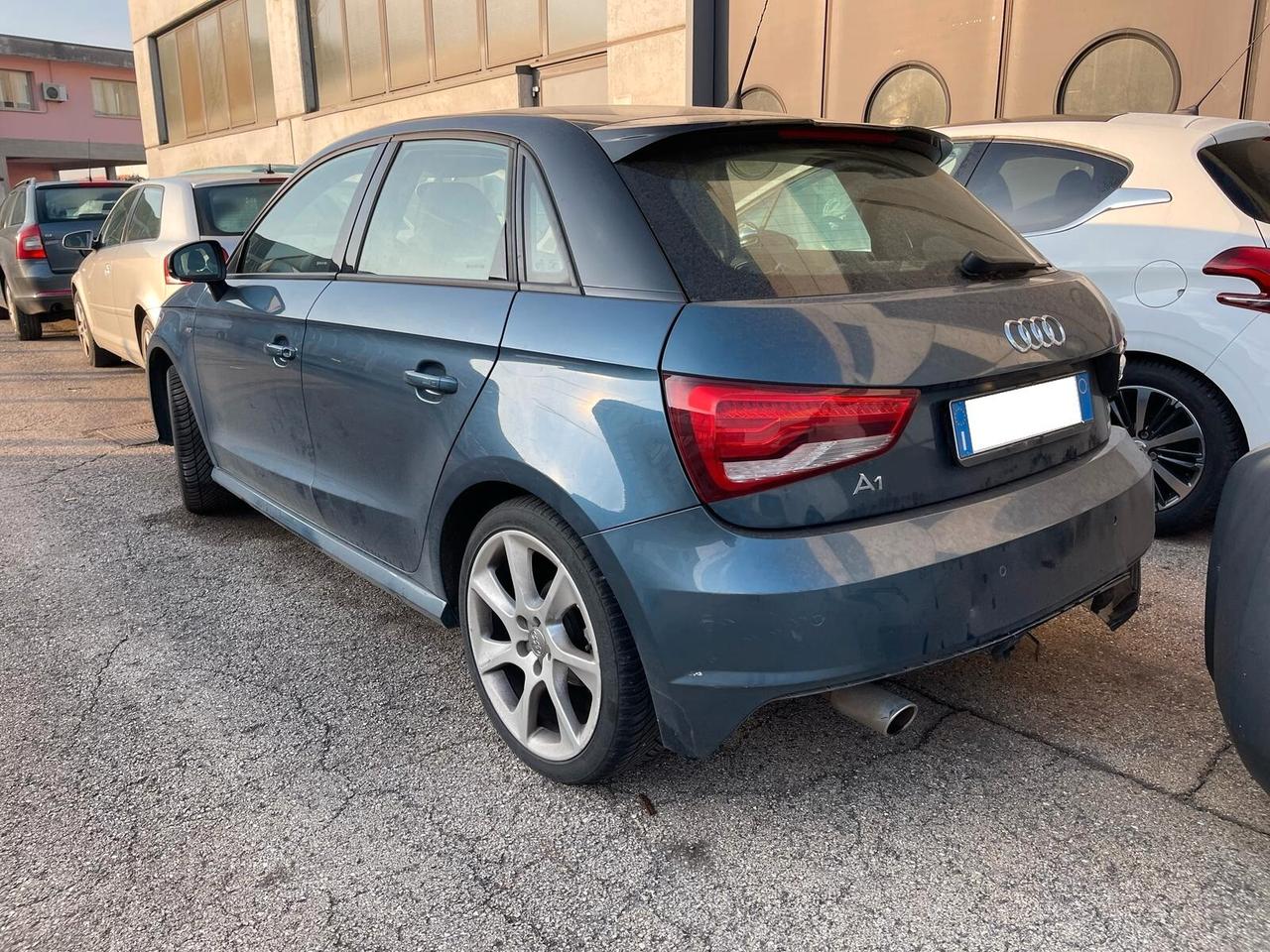 Audi A1 1.6 TDI 116 CV S tronic Admired INCIDENTATA