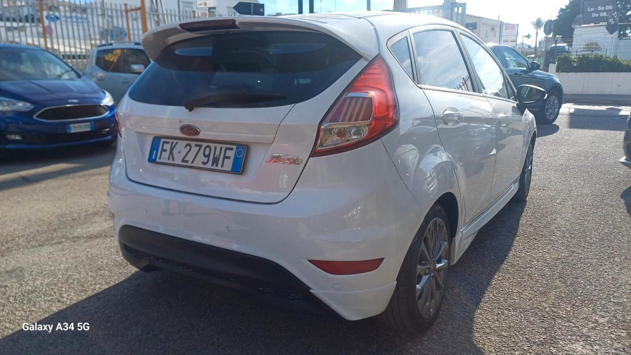 Ford Fiesta 1.5 TDCi 75CV 5 porte ST-Line