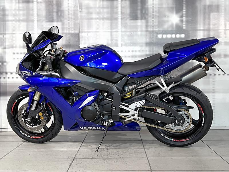 Yamaha YZF R1