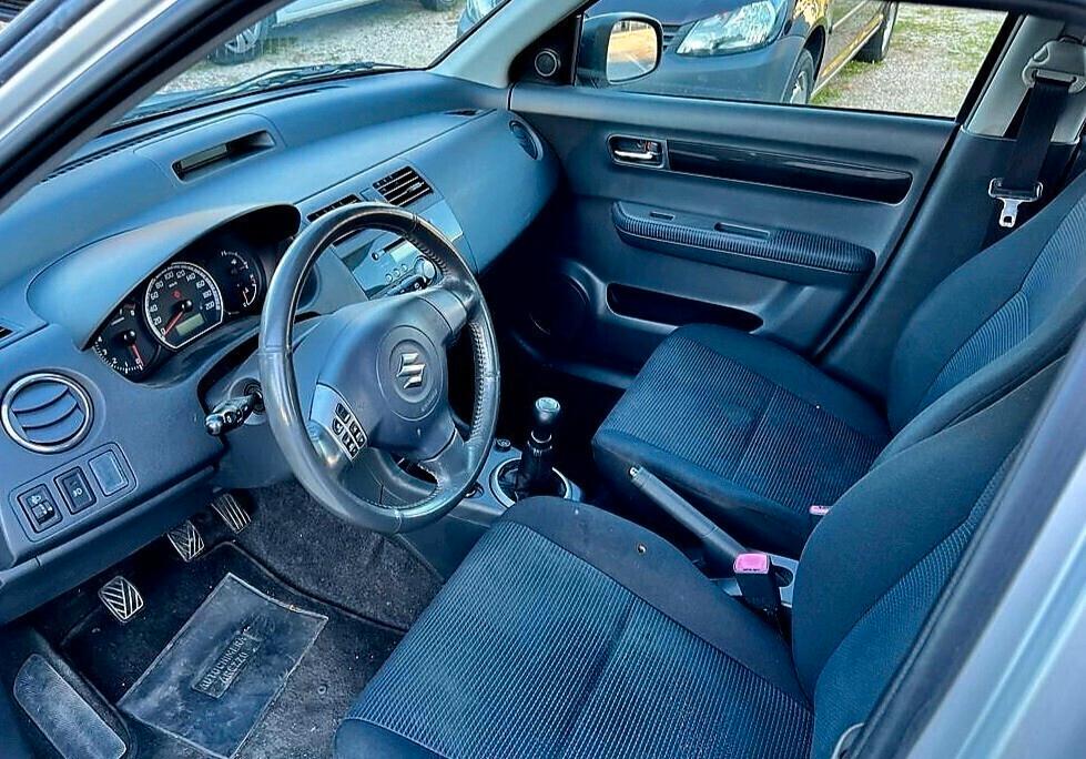 Suzuki Swift 4x4 5p. GPL