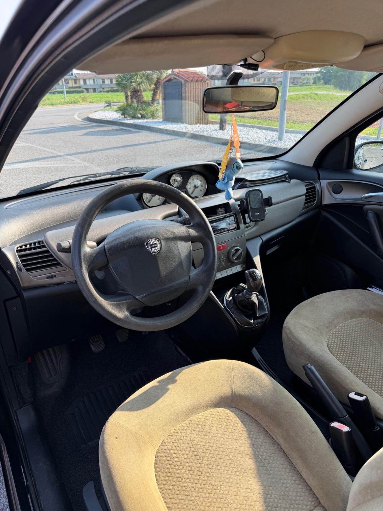 Lancia Ypsilon 1.2 16V Oro