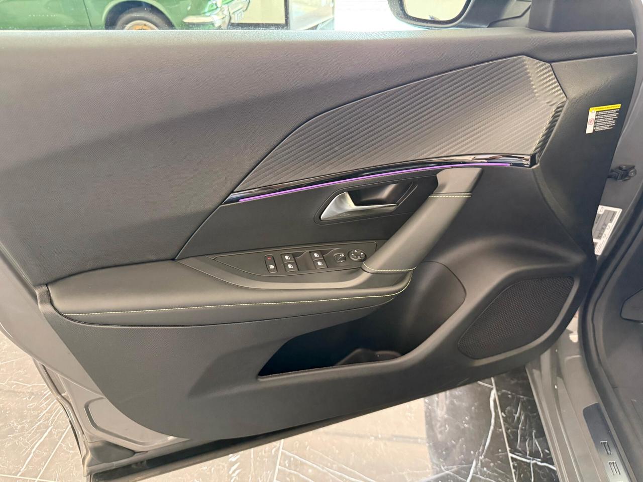 Peugeot 2008 motore elettrico 156 CV GT