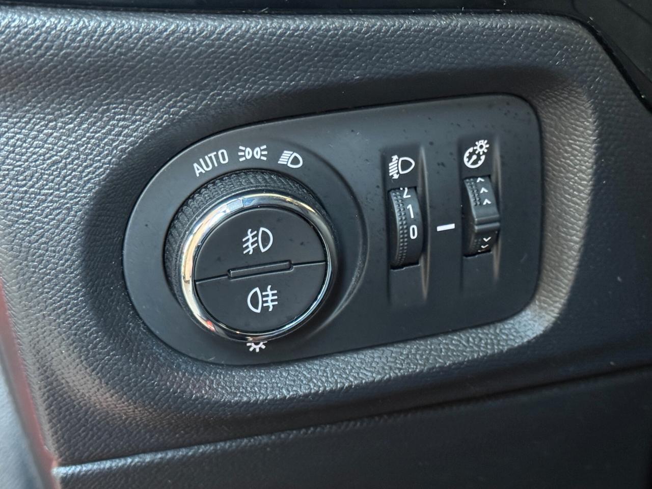 Opel Corsa 1.2 benzina 75CV/55 kW - Edition - OK NEOPATENTATI/E!