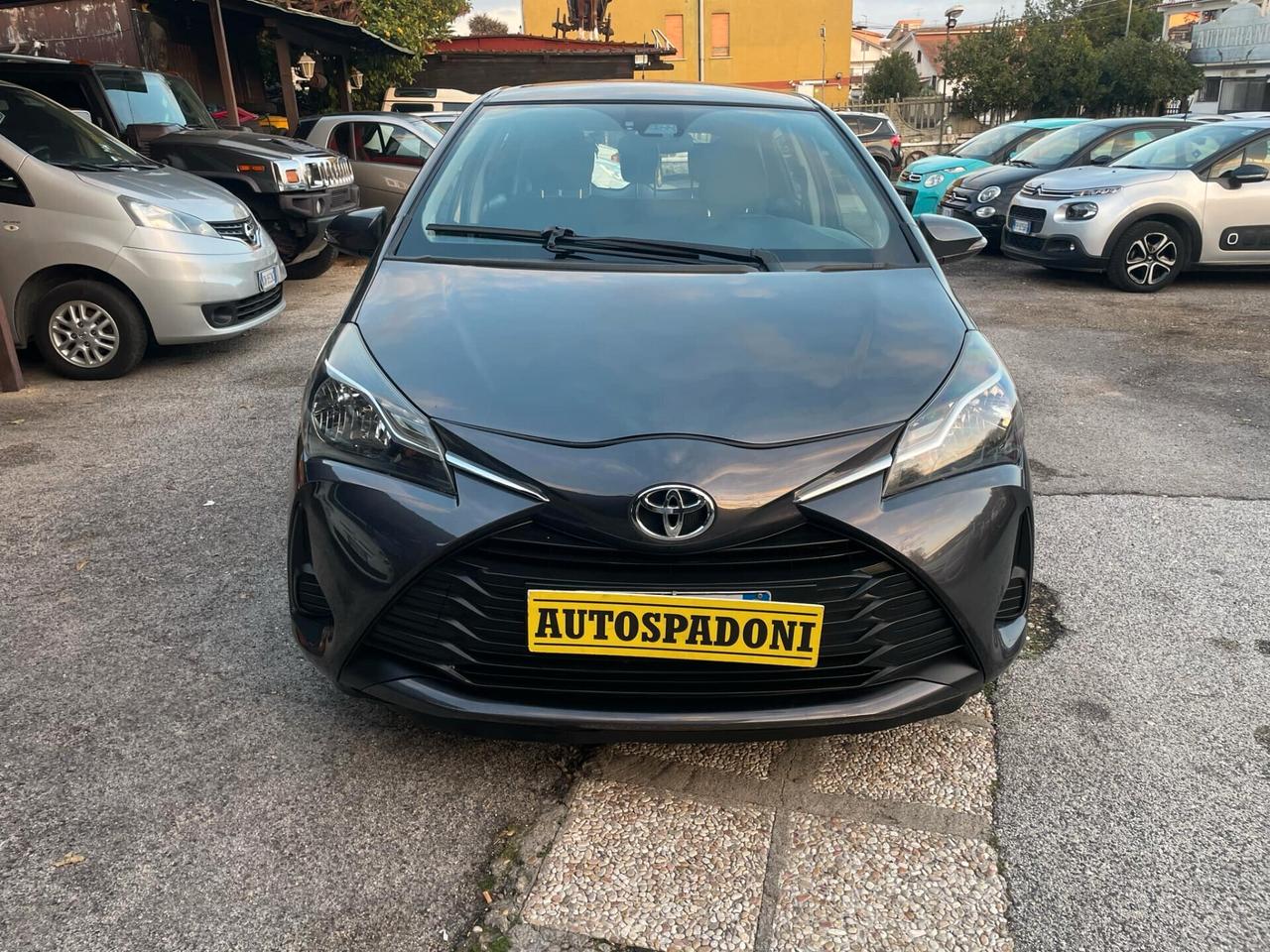 Toyota Yaris 1.0 5 porte Loung E6 NEOPATENTATI