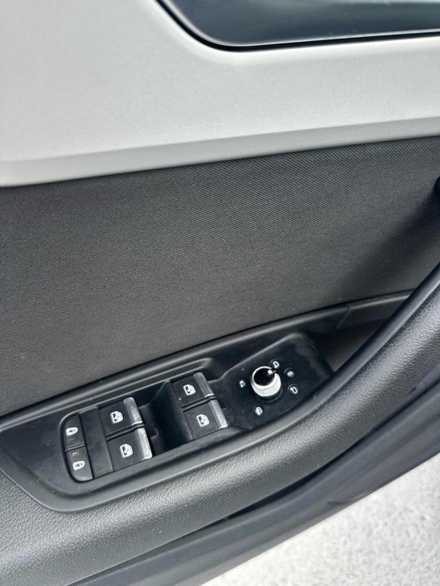 AUDI A4 Avant 35 TFSI S tronic Business Advanced
