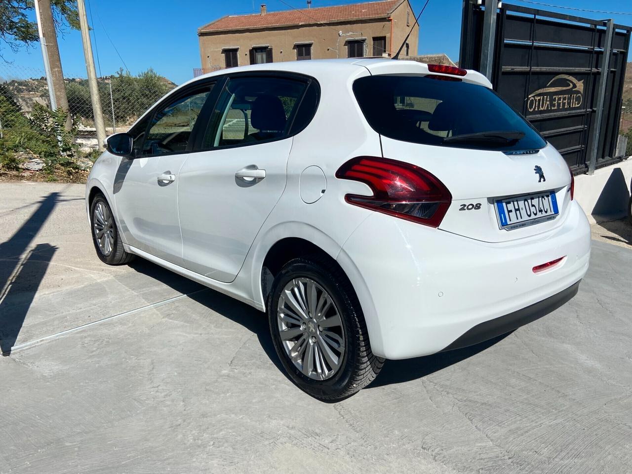 Peugeot 208 PureTech 82 5p. GPL Allure