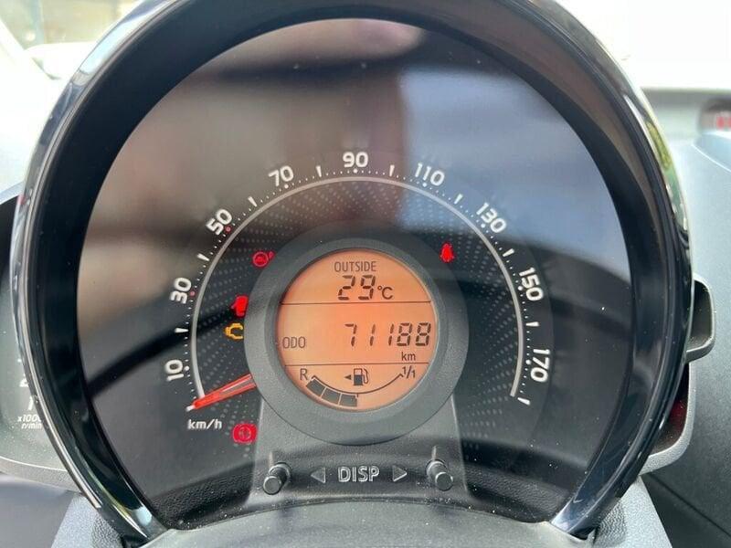 Toyota Aygo Connect 1.0 VVT-i 72 CV 5 porte x-play