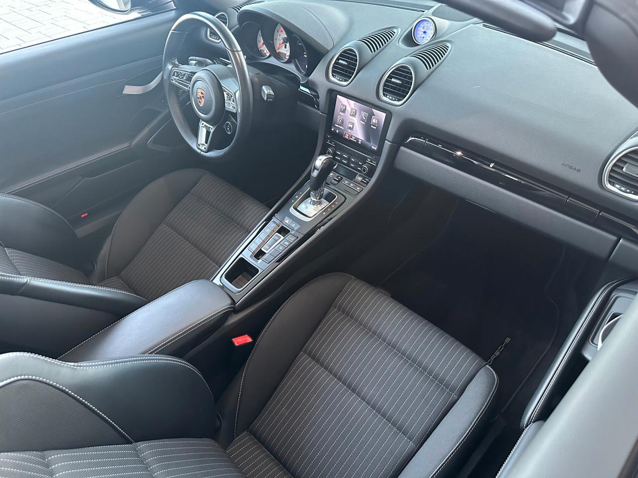 Porsche 718 Spyder Boxster 2.0 T