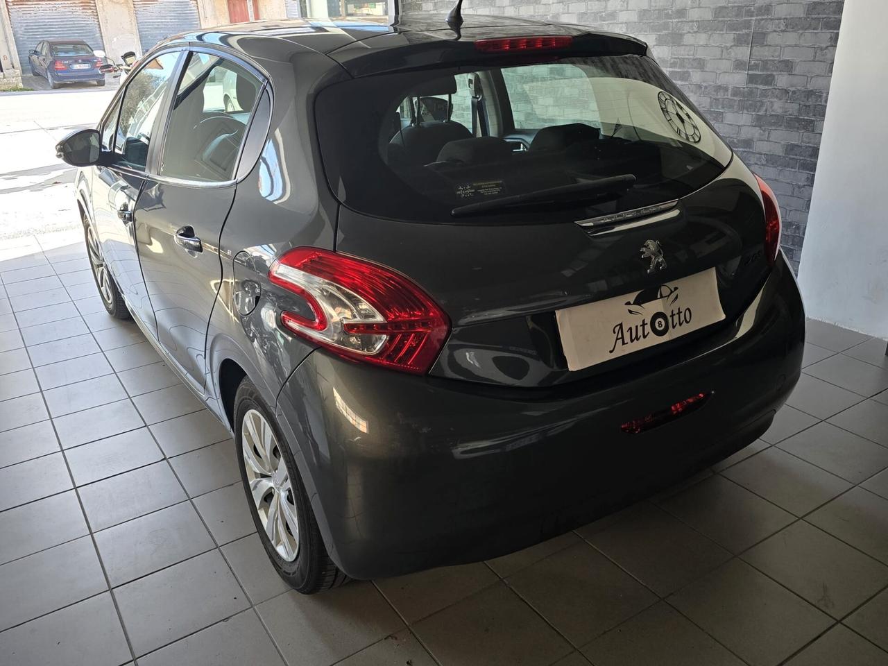 Peugeot 208 1.4 HDi 68 CV 5 porte Allure