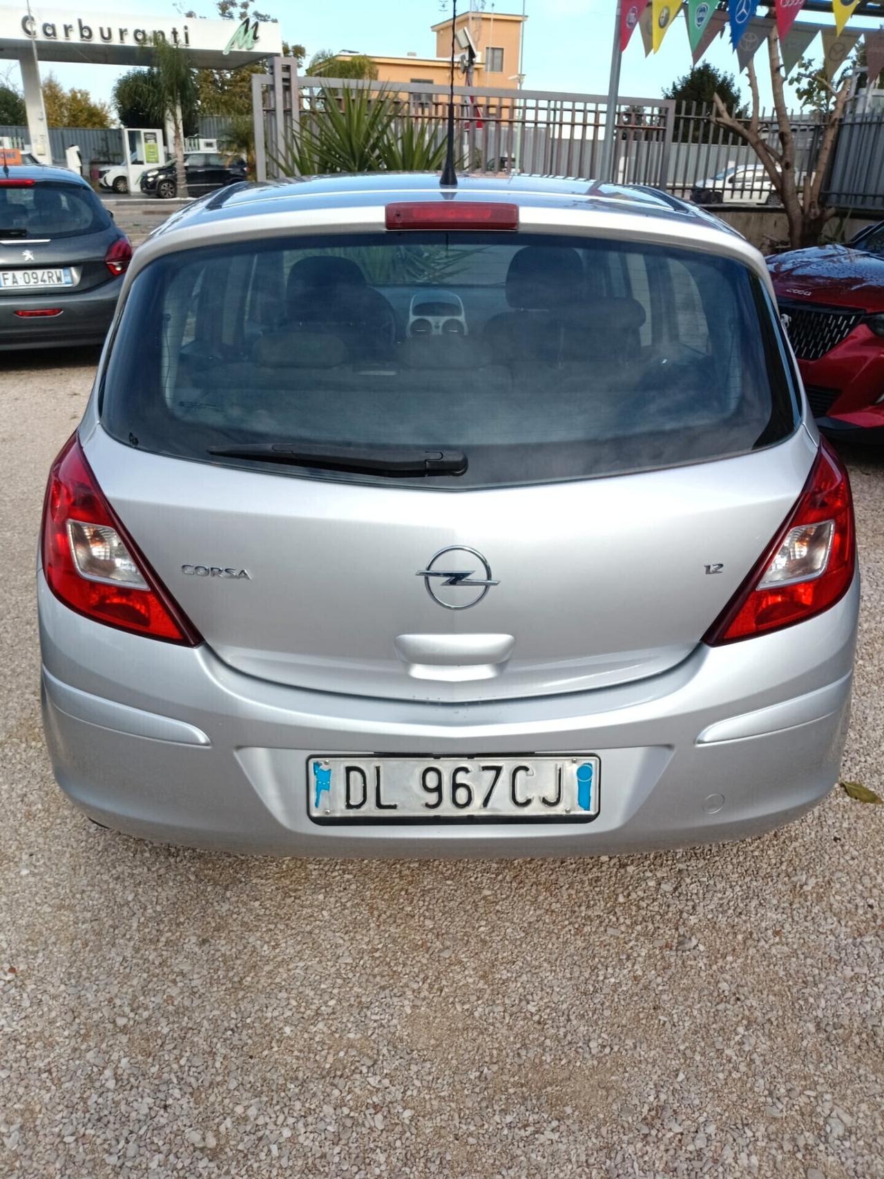 Opel Corsa 1.2 5 porte Club