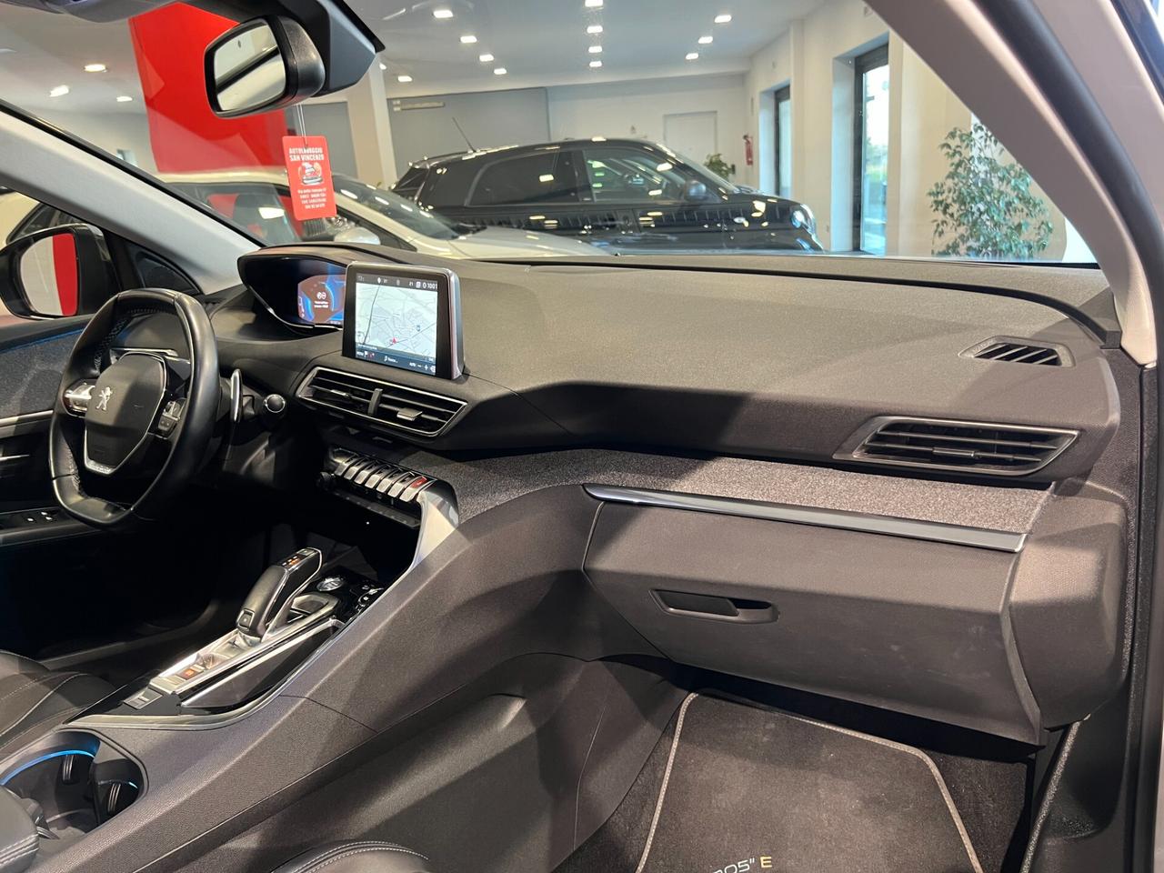 Peugeot 3008 BlueHDi 130 S&S EAT8 Crossway