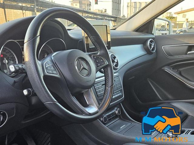 MERCEDES-BENZ GLA 200 d Automatic Sport