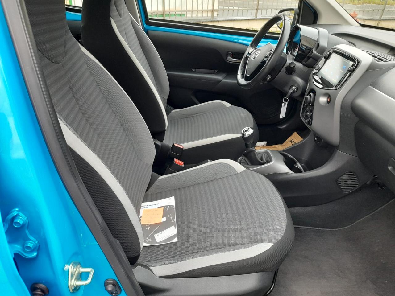 Toyota Aygo Connect 1.0 VVT-i 72 CV 5 porte x-play