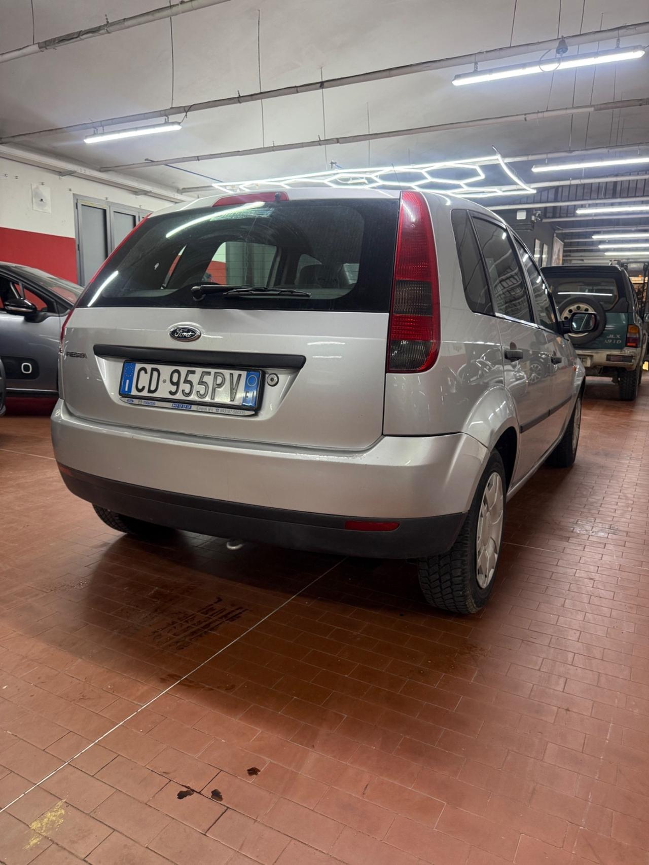 Ford Fiesta 1.2 16V 5p. Ghia