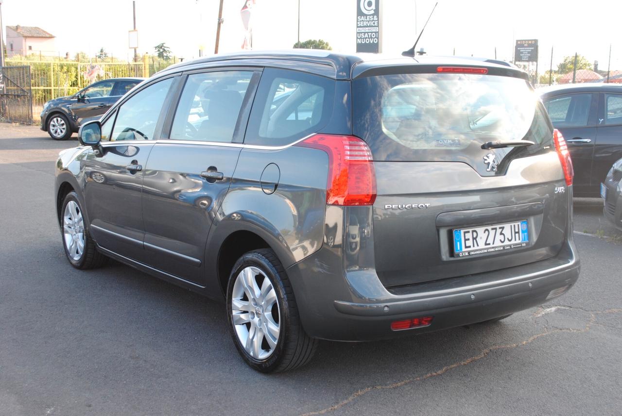 PEUGEOT 5008 1,6 HDI 114 CV