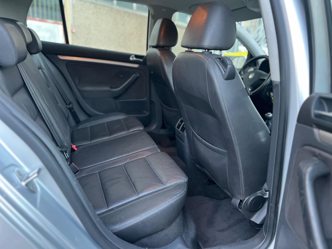 Volkswagen Golf 2.0 16V TDI 5p. Sportline interni in pelle