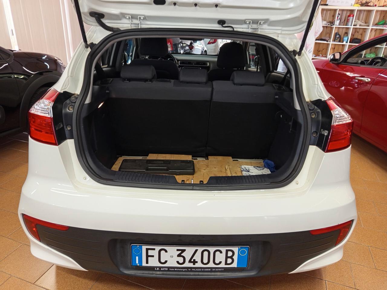 Kia Rio 1.1 CRDi 5p.S&S High Tech ok neopatentati