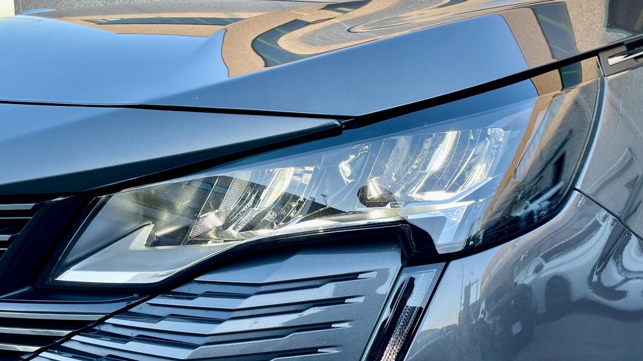 PEUGEOT 3008 1.5 ALLURE BLUEHDI 131CV - FULL LED, VIRTUAL COCKPIT, NEOPATENTATI